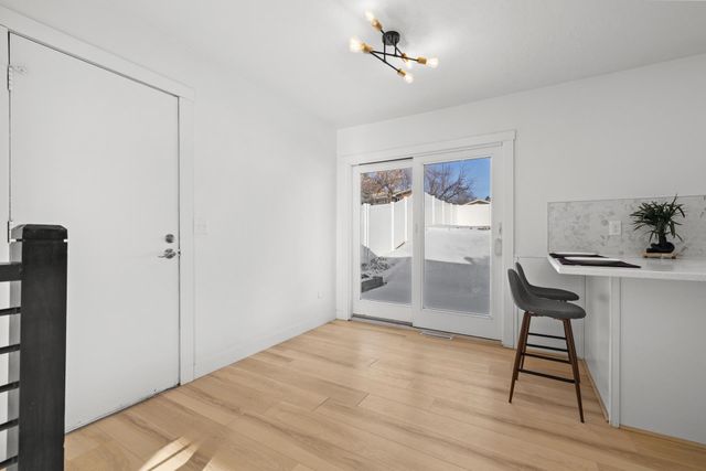 2304 8TH AVE NW, Minot, ND 58703