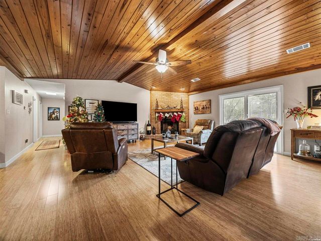 103 Coca Bay Point, Hot Springs, AR 71913