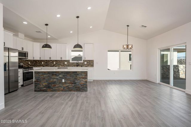 6534 Swan Street, Las Cruces, NM 88012