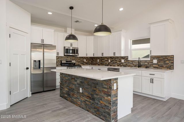 6534 Swan Street, Las Cruces, NM 88012