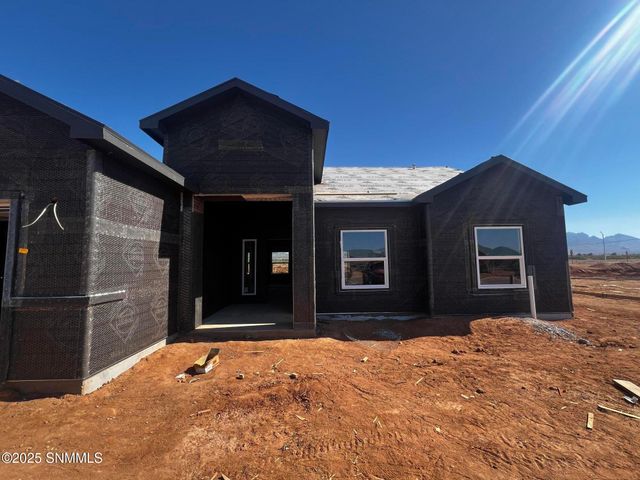 6534 Swan Street, Las Cruces, NM 88012