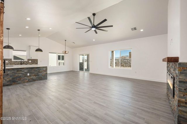 6534 Swan Street, Las Cruces, NM 88012