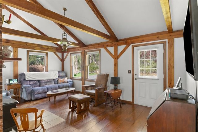 93 Hadley Rd, Merrimac, MA 01860