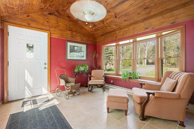 93 Hadley Rd, Merrimac, MA 01860