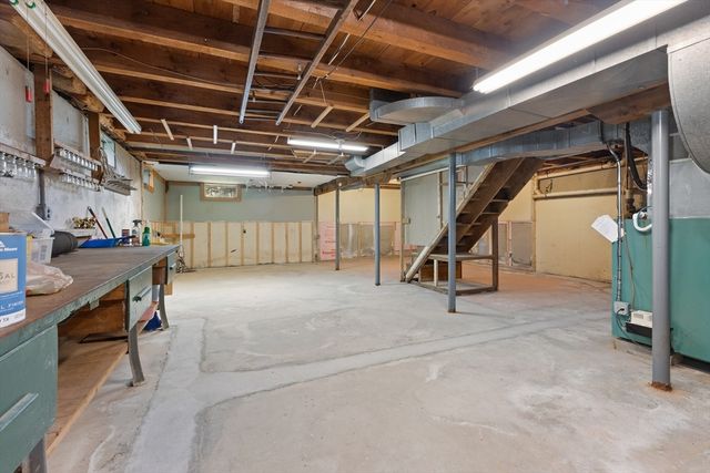 93 Hadley Rd, Merrimac, MA 01860