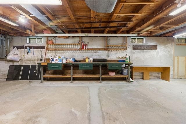 93 Hadley Rd, Merrimac, MA 01860