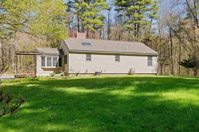 93 Hadley Rd, Merrimac, MA 01860