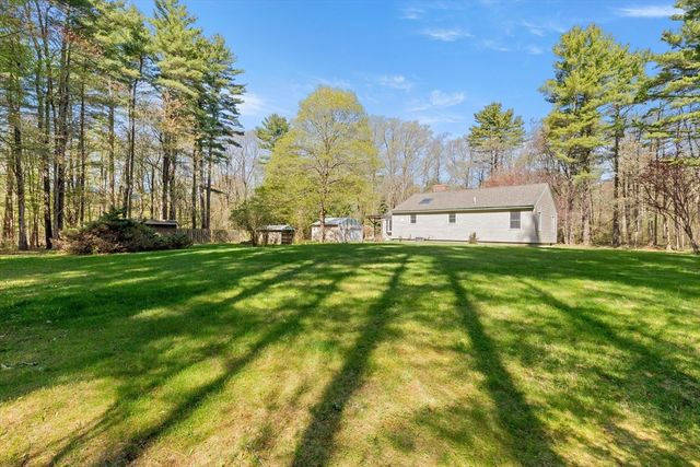 93 Hadley Rd, Merrimac, MA 01860