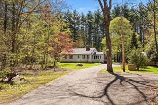 93 Hadley Rd, Merrimac, MA 01860