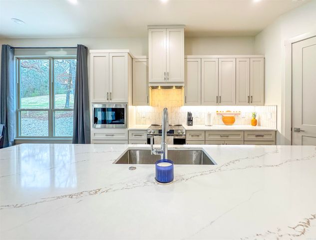 24 Zarina Lane, Hot Springs Village, AR 71909