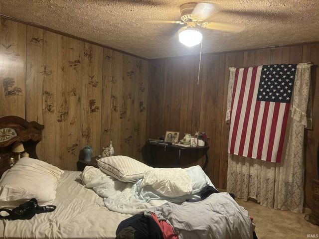 2462 Dixie Highway, Bedford, IN 47421