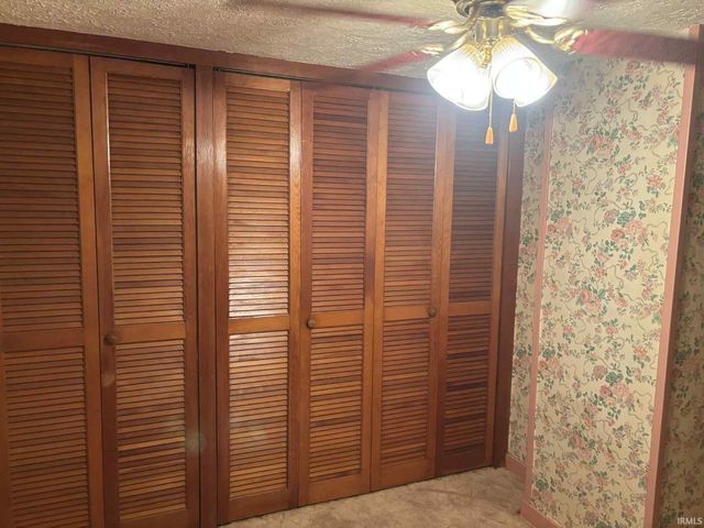 2462 Dixie Highway, Bedford, IN 47421