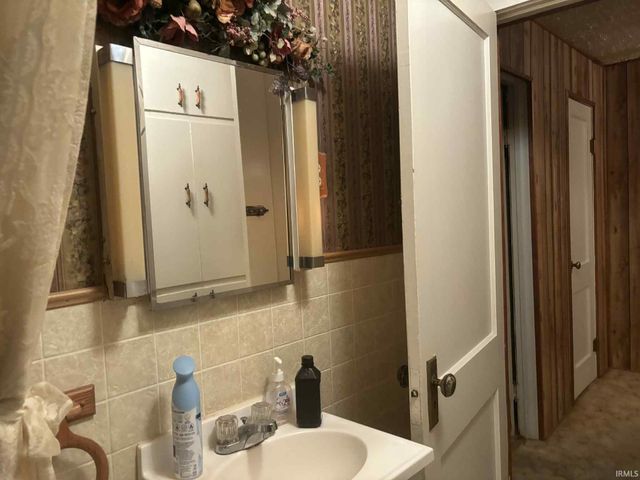 2462 Dixie Highway, Bedford, IN 47421