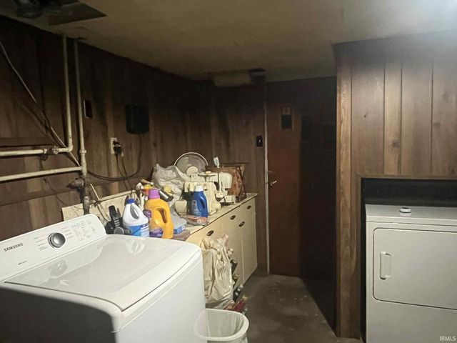 2462 Dixie Highway, Bedford, IN 47421