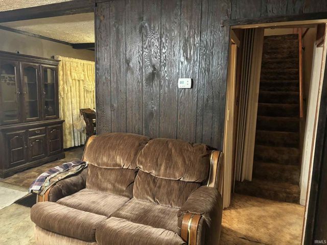 2462 Dixie Highway, Bedford, IN 47421