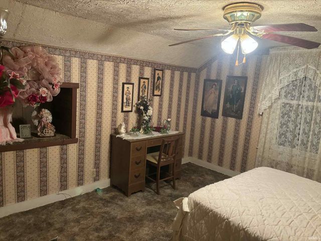 2462 Dixie Highway, Bedford, IN 47421