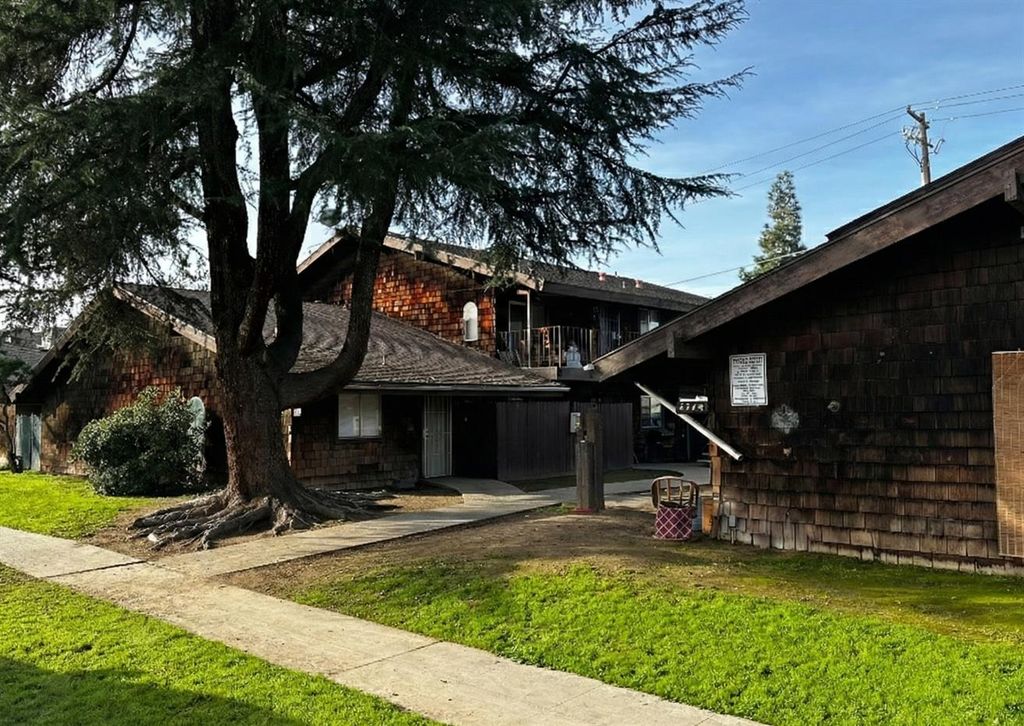 Image 5 of property listing at 3769 N Abby Street, Fresno, CA 93726