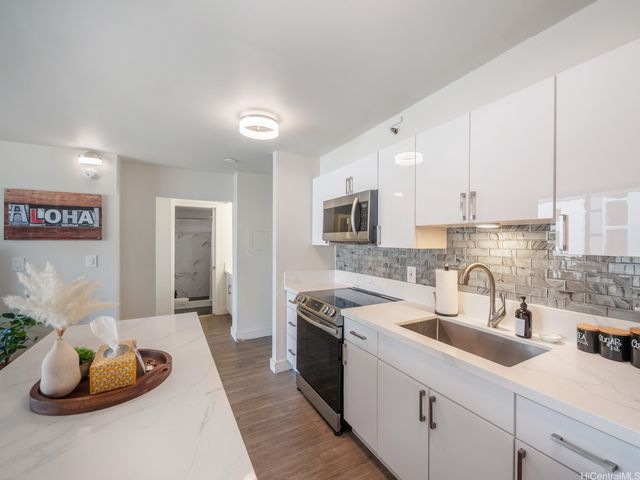 201 Ohua Avenue 906, Honolulu, HI 96815