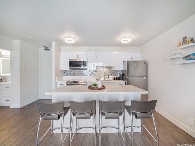 201 Ohua Avenue 906, Honolulu, HI 96815