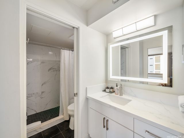 201 Ohua Avenue 906, Honolulu, HI 96815