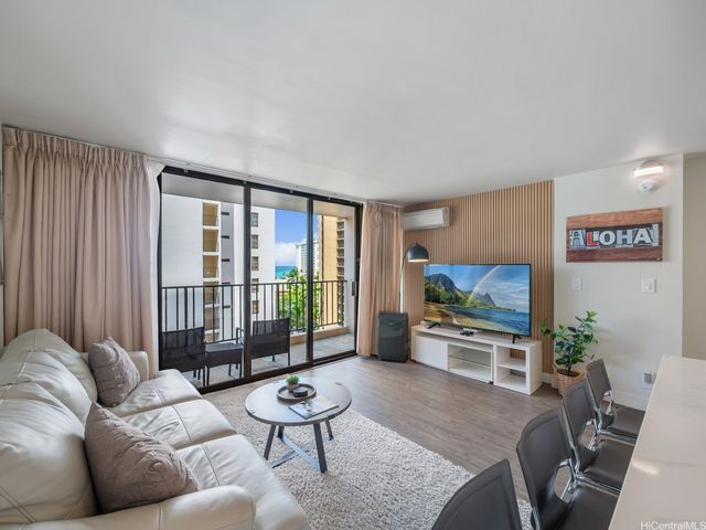 201 Ohua Avenue 906, Honolulu, HI 96815