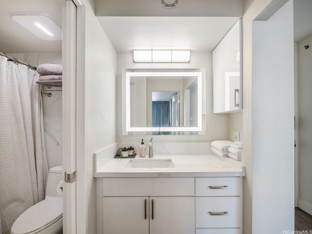 201 Ohua Avenue 906, Honolulu, HI 96815