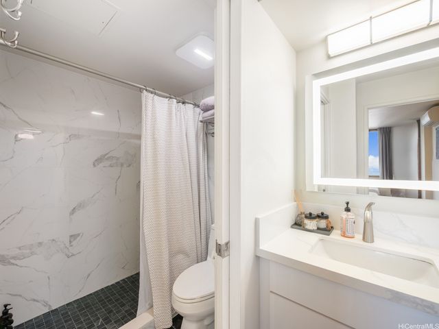 201 Ohua Avenue 906, Honolulu, HI 96815