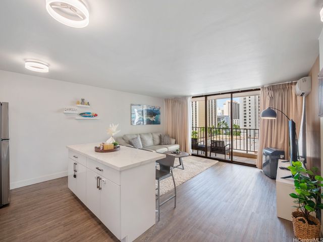 201 Ohua Avenue 906, Honolulu, HI 96815