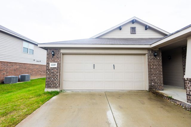 6249 Topsail Drive, Fort Worth, TX 76179