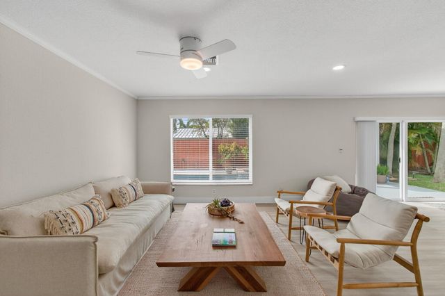 802 Mallard Drive, Delray Beach, FL 33444