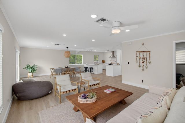 802 Mallard Drive, Delray Beach, FL 33444