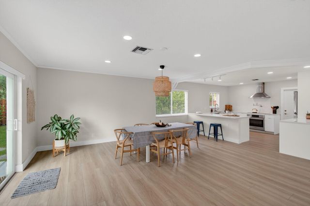 802 Mallard Drive, Delray Beach, FL 33444