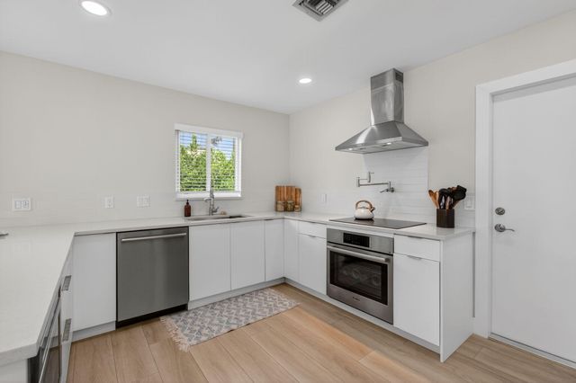 802 Mallard Drive, Delray Beach, FL 33444