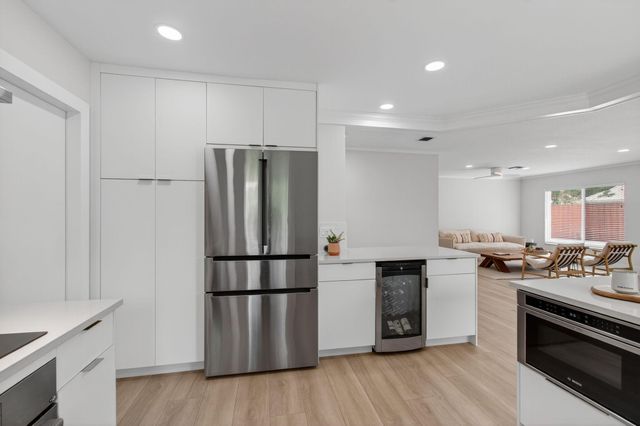 802 Mallard Drive, Delray Beach, FL 33444