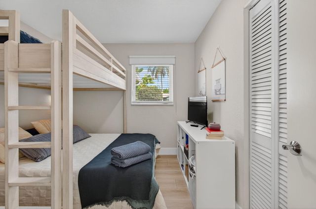 802 Mallard Drive, Delray Beach, FL 33444