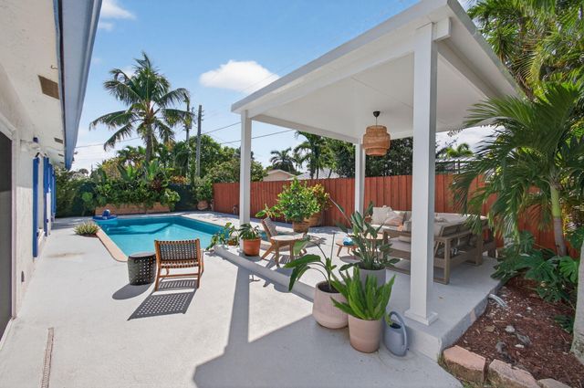 802 Mallard Drive, Delray Beach, FL 33444