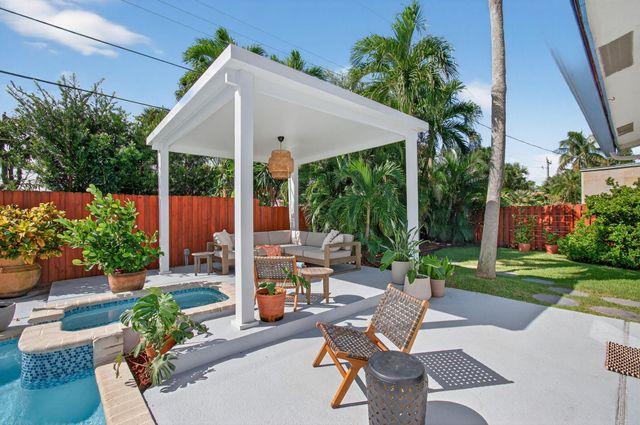 802 Mallard Drive, Delray Beach, FL 33444