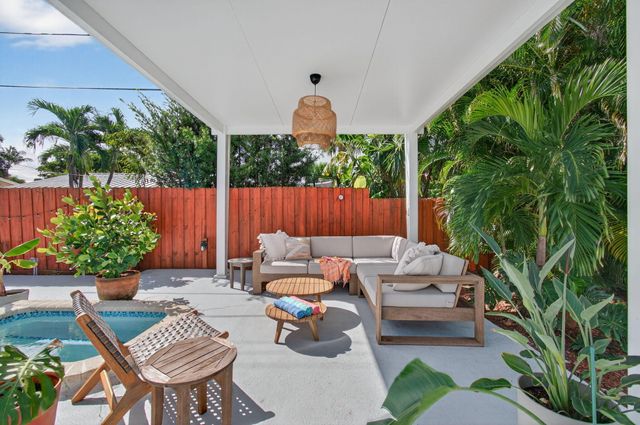 802 Mallard Drive, Delray Beach, FL 33444