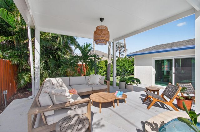 802 Mallard Drive, Delray Beach, FL 33444