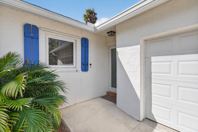 802 Mallard Drive, Delray Beach, FL 33444