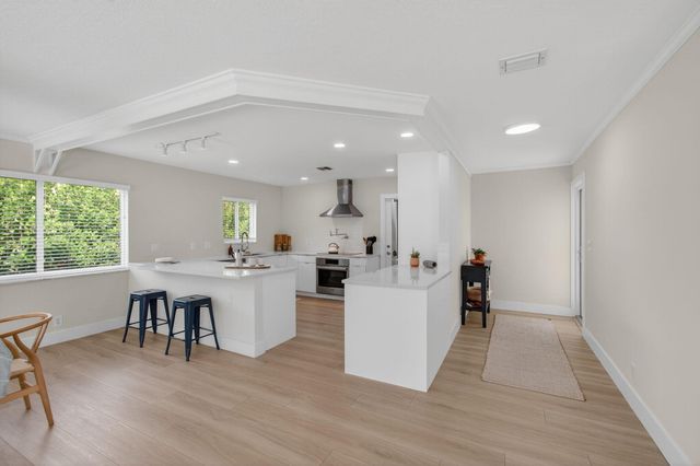 802 Mallard Drive, Delray Beach, FL 33444