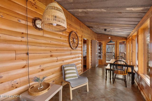 923 Pine Cove Way, Gatlinburg, TN 37738