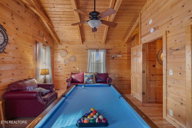 923 Pine Cove Way, Gatlinburg, TN 37738