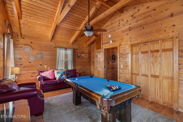 923 Pine Cove Way, Gatlinburg, TN 37738