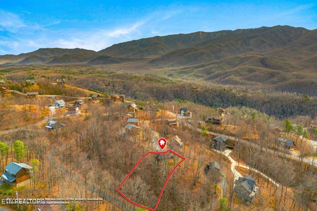 923 Pine Cove Way, Gatlinburg, TN 37738