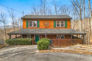 923 Pine Cove Way, Gatlinburg, TN 37738
