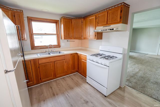 411 N Franklin Street, Mentone, IN 46539