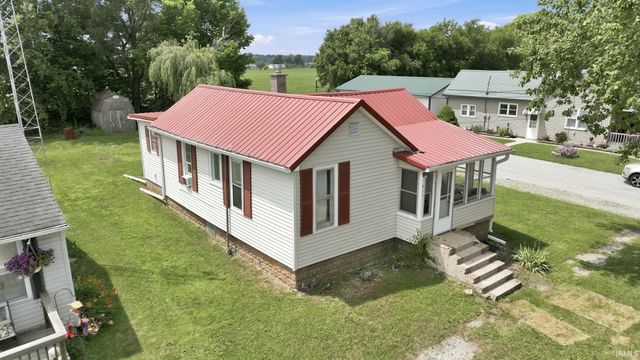 411 N Franklin Street, Mentone, IN 46539