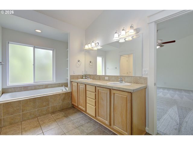 8903 Ne 106TH Cir, Vancouver, WA 98662