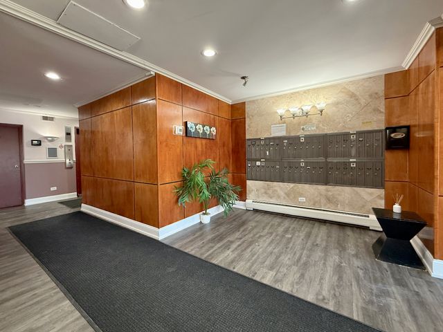 4600 N CUMBERLAND Avenue 101, Chicago, IL 60656